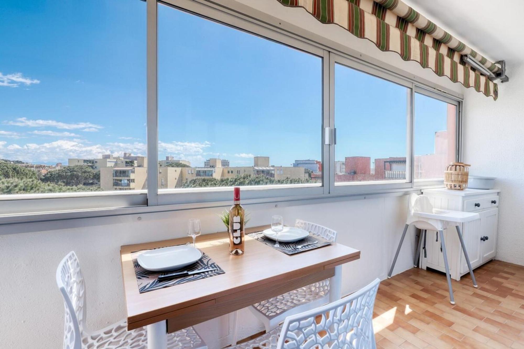T2 600 M From The Beach! Air-conditioned Apartment